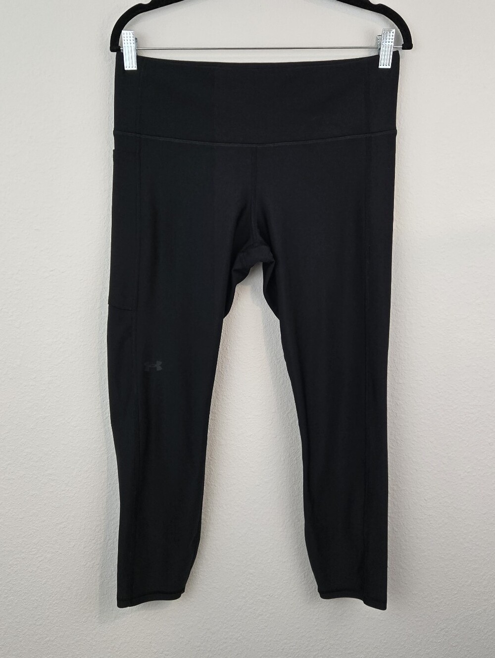 Under Armour Compression HeatGear Black Capri Leggings